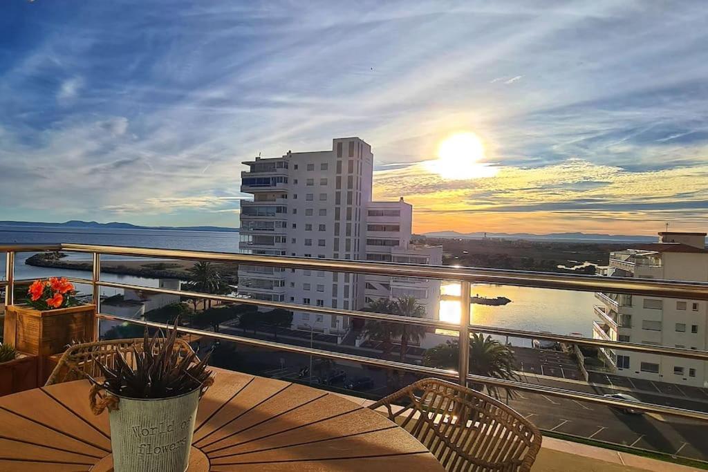 Sunsetmare Vacational *